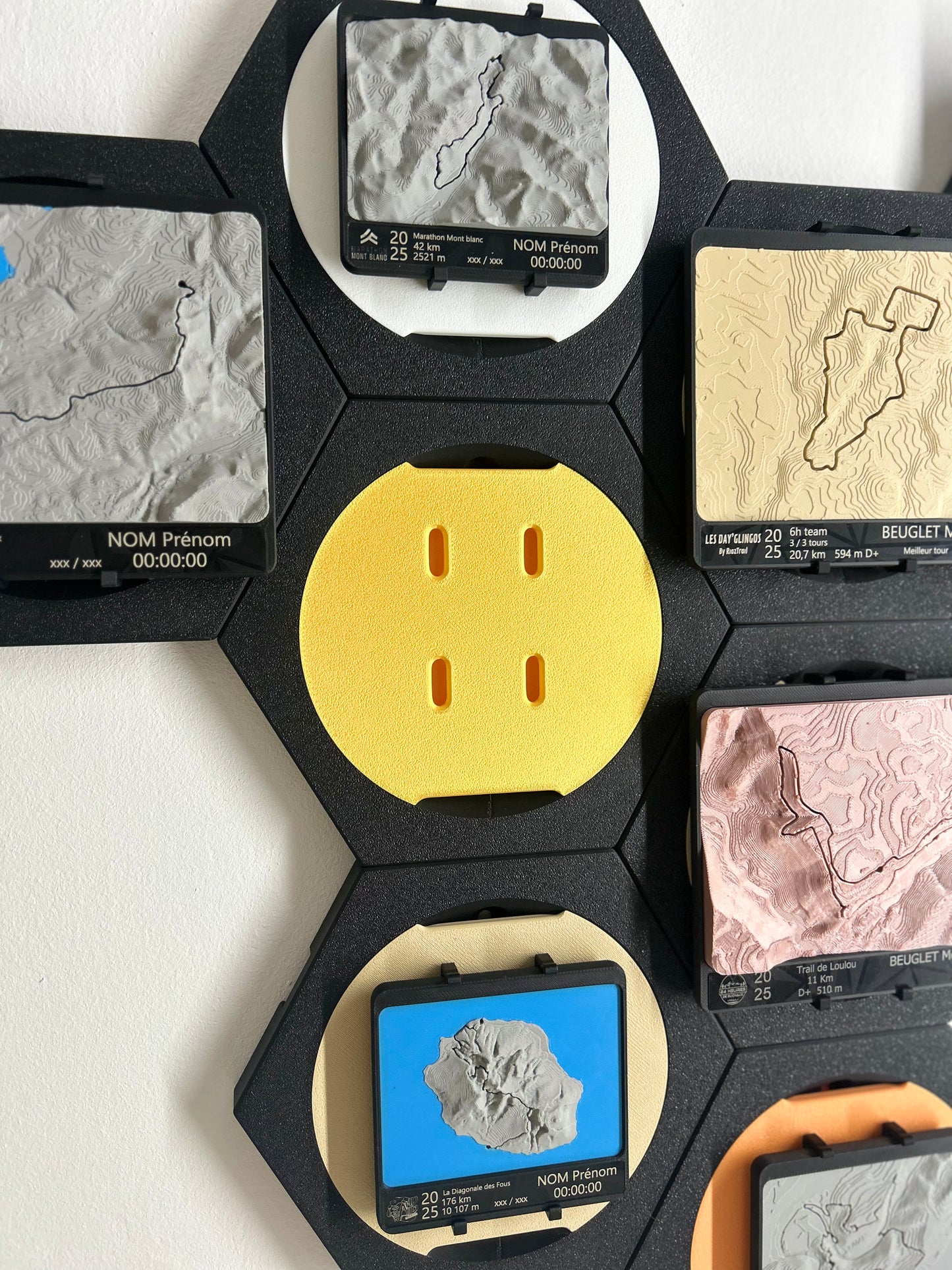 HEX - Support mural modulable pour médailles topographiques